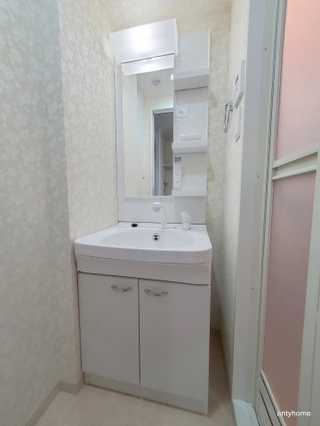 ルシール西三国　仲介手数料無料の洗面所