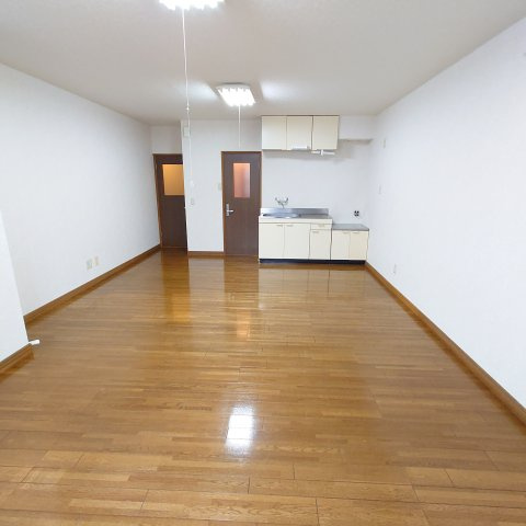 ロジメント純の居間・リビング