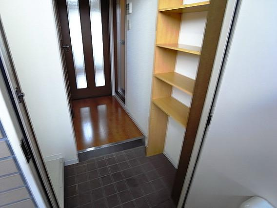 エステムコート東灘の玄関