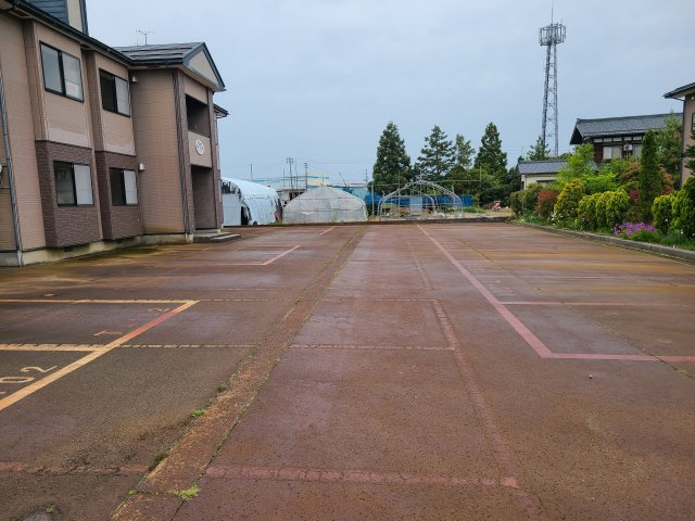 フローラルKの駐車場