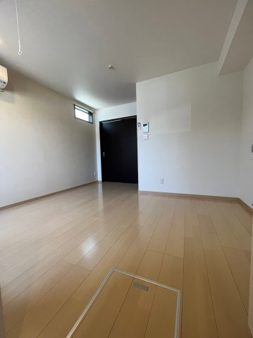 仲介手数料！！Regalest A.K.II16名城公園の居間・リビング