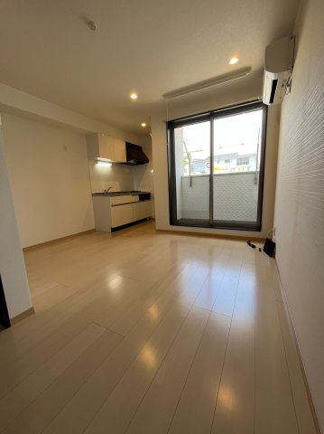 仲介手数料！！Regalest A.K.II16名城公園の居間・リビング