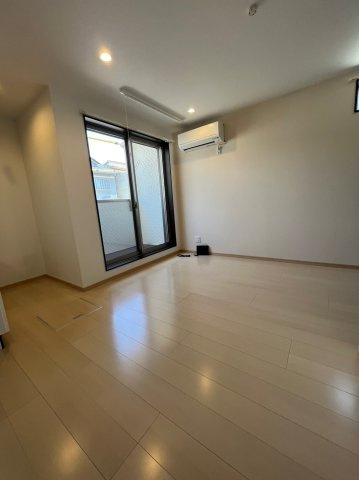 仲介手数料！！Regalest A.K.II16名城公園の居間・リビング