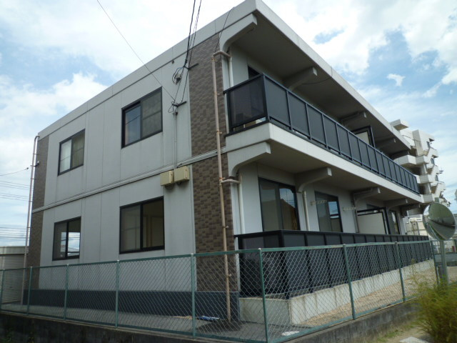 倉敷市白楽町のアパートの外観