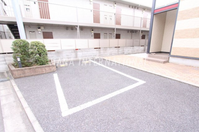 リバーサイド住吉の駐車場