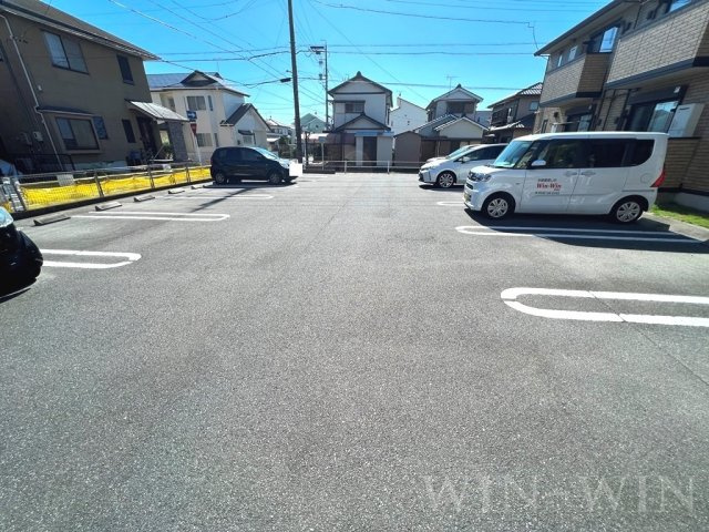 セゾン藏の駐車場
