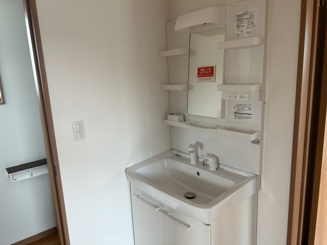 日向町　建売住宅の独立洗面台