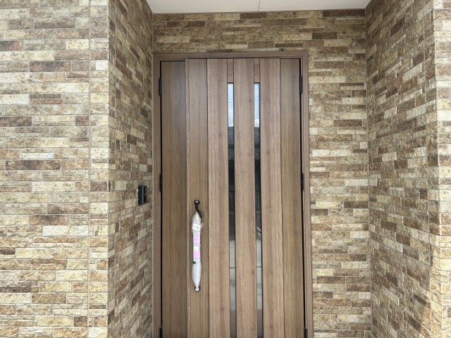 日向町　建売住宅の玄関