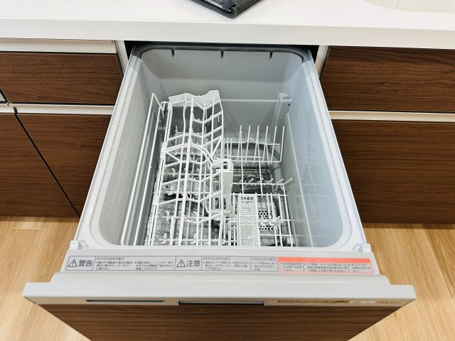 八王子パークヒル宇津木台　第二団地３号棟のキッチン|～食洗機付き　ご飯を美味しく頂いた後の食器洗いはお任せ、家族でゆっくりとくつろげます～