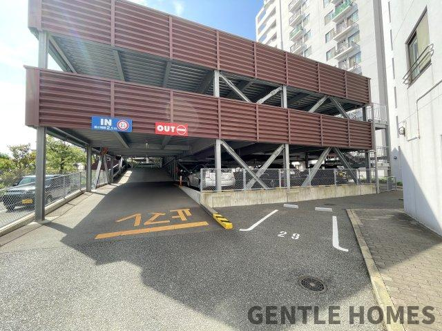 アークソピア香椎南D棟の駐車場
