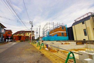 【前面道路含む現地写真】