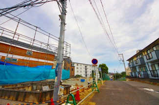 【前面道路含む現地写真】
