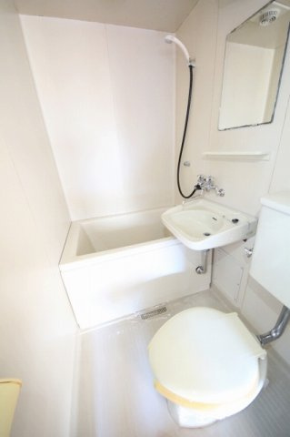 新鹿沼ロイヤルマンションの浴室|コンパクトで使いやすいお風呂です