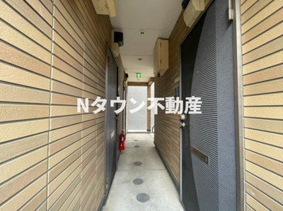 【エントランス】 | Woodstock | 清潔なエントランスです