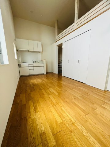 仲介手数料0円！！コレクション名城公園II Northの居間・リビング