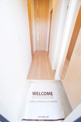 【玄関】 | ラ・リアンD棟 | ※同物件・反転タイプの写真です。