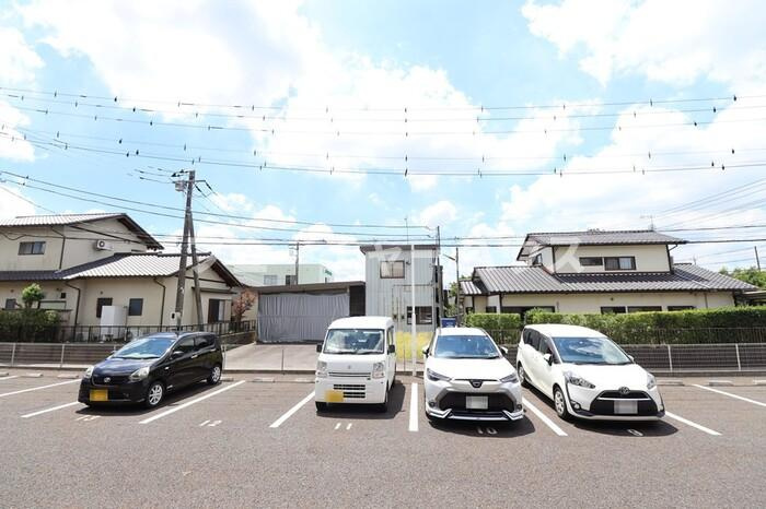 ウィット　デセールの駐車場