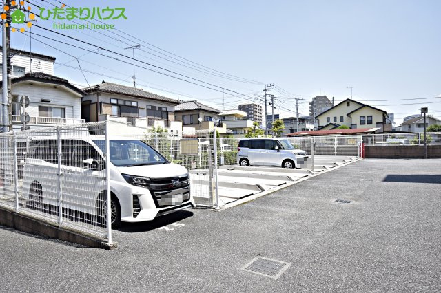 グラン・コート鴻巣Ⅱの駐車場