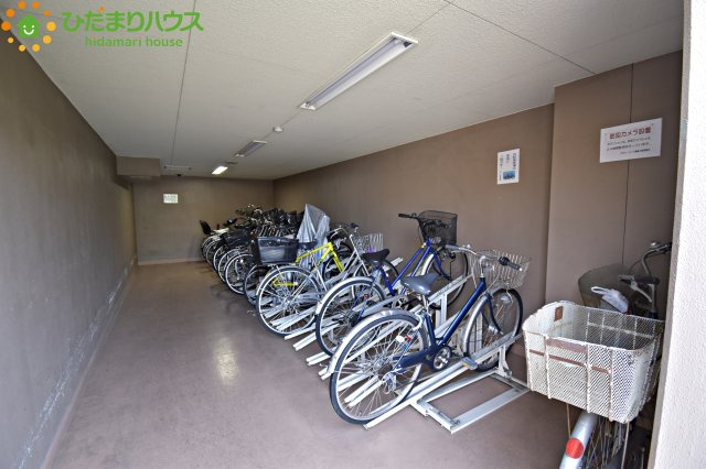 グラン・コート鴻巣Ⅱの駐車場