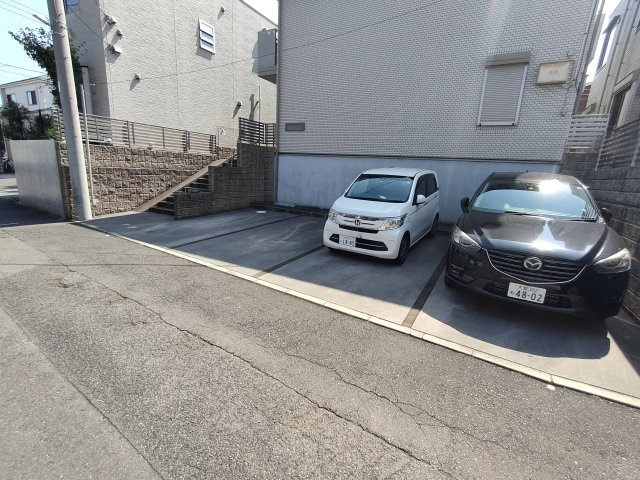 グリーンヒルズの駐車場|駐車場があります