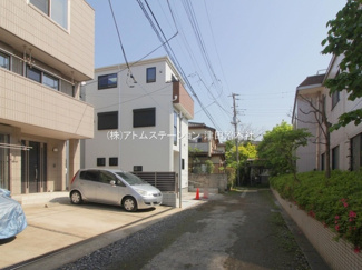 【前面道路含む現地写真】