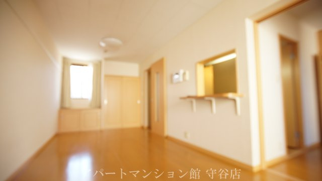 レオパレスきららcの居間・リビング