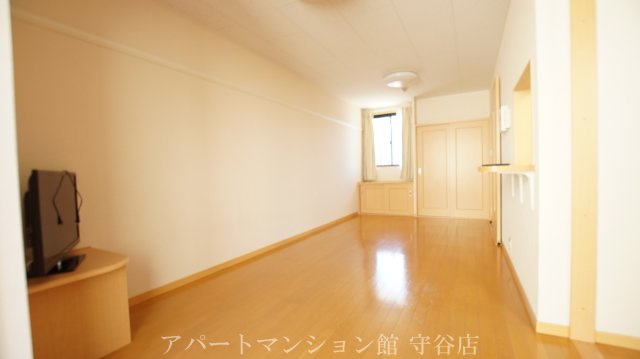 レオパレスきららcの居間・リビング