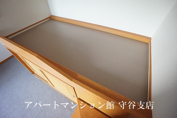 レオパレス薬師台の寝室