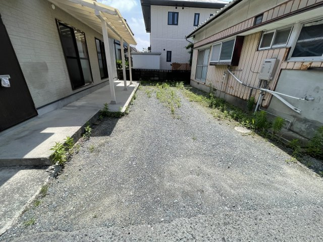 岩崎貸家の駐車場