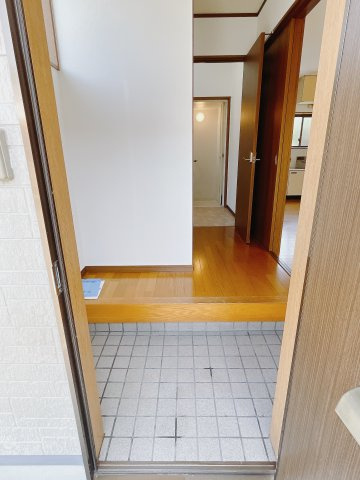 岩崎貸家の玄関