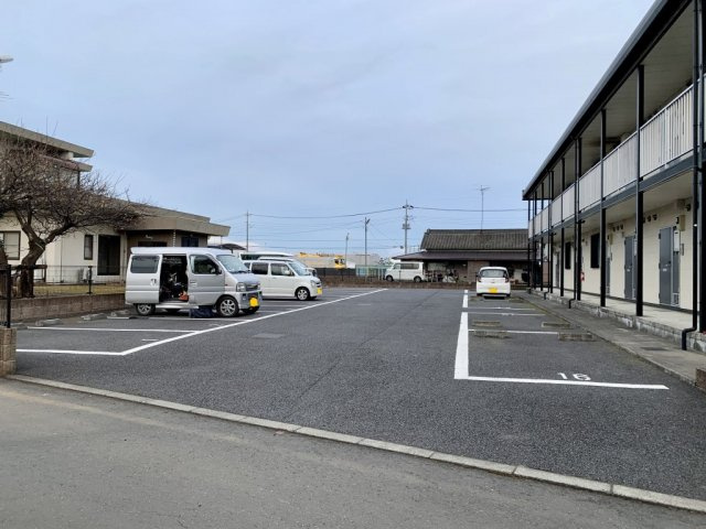 レオパレス向山Ⅱの駐車場