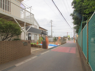 【前面道路含む現地写真】