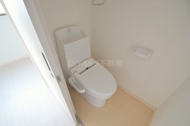 広島市中区江波二本松２丁目の賃貸マンションのトイレ