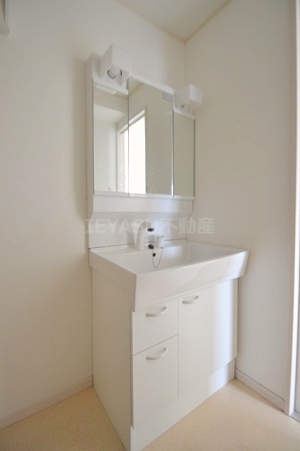 広島市中区江波二本松２丁目の賃貸マンションの洗面所