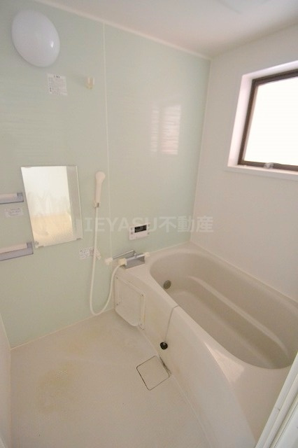 広島市中区江波二本松２丁目の賃貸マンションの浴室