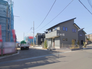 【前面道路含む現地写真】