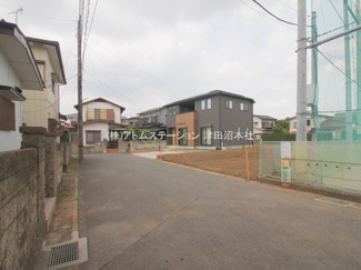 【前面道路含む現地写真】