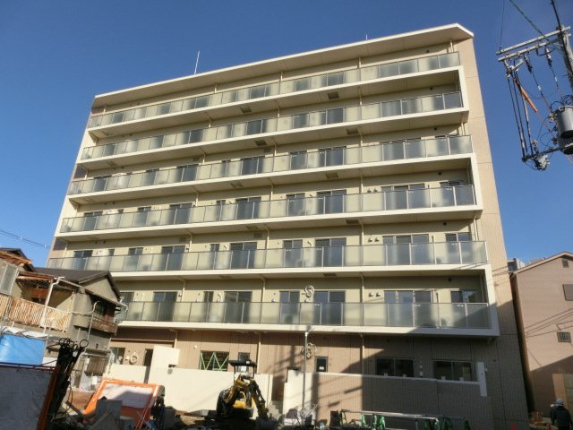 AULII Osakaの外観
