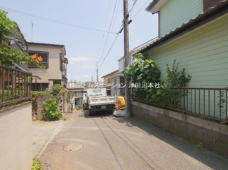 【前面道路含む現地写真】