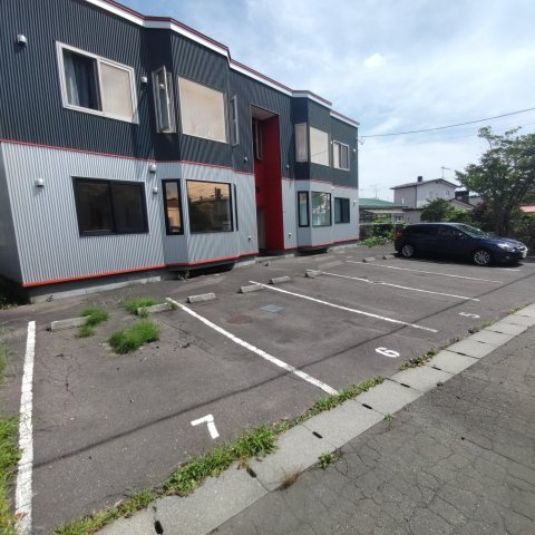 グレース美園の駐車場
