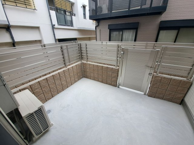 ヴィクトワール　庄 の庭