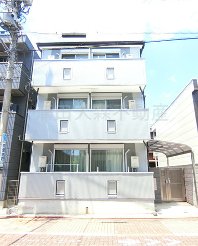 L・V・R.Ⅲ HASEGAWAの外観|2015年築　木造地上3階建て総戸数6戸
東京都大田区新蒲田2丁目　京浜東北線蒲田駅徒歩13分