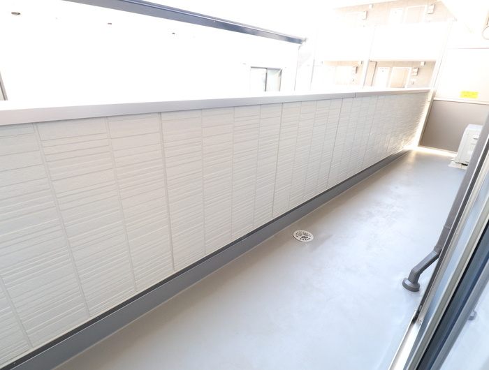 熊本市中央区本荘５丁目のアパートのバルコニー