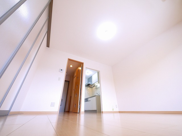 サンロイヤル　Ⅱの居間・リビング|使いやすい居間です