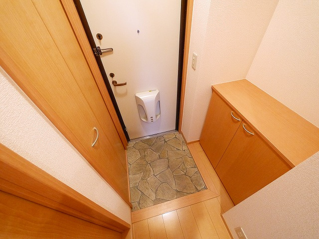 サンロイヤル　Ⅱの玄関|シンプルで使いやすい玄関です