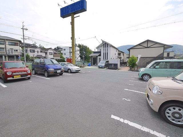 サンロイヤル　Ⅱの駐車場|駐車スペースもあります