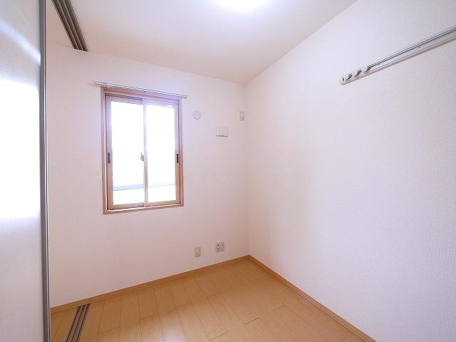 サンロイヤル　Ⅱの洋室|落ち着いた色調の洋室です