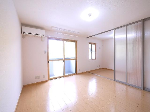 サンロイヤル　Ⅱの居間・リビング|使いやすいリビングです