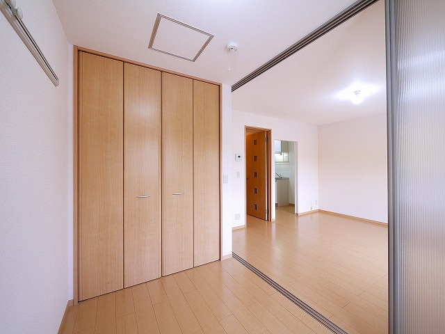 サンロイヤル　Ⅱの寝室|個人の部屋や寝室として使える洋室です