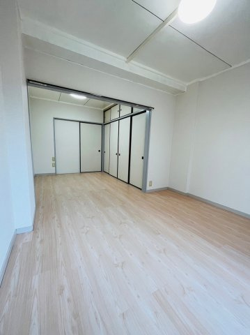 仲介手数料0円！！清水ビルの居間・リビング